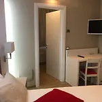 La Dimora Di Via Trieste 招待所